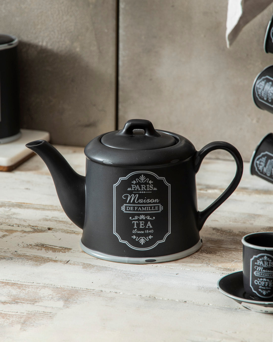 'Paris Maison De Famille' Ceramic Kettle