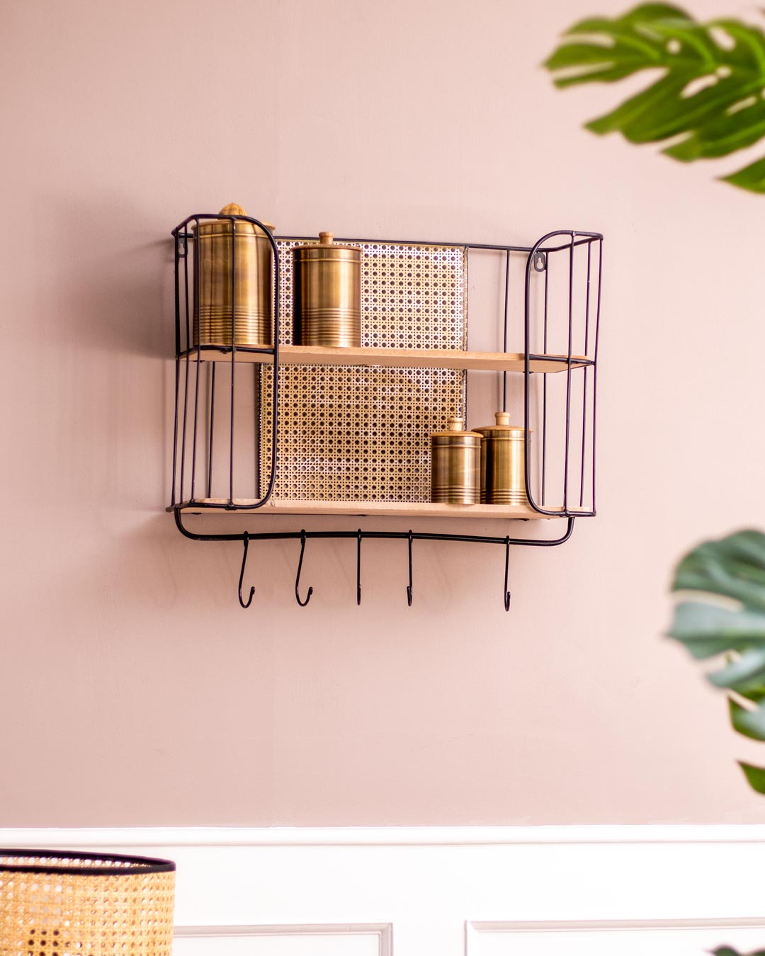 Space-Saving: Organize and Decorative Wall Rack