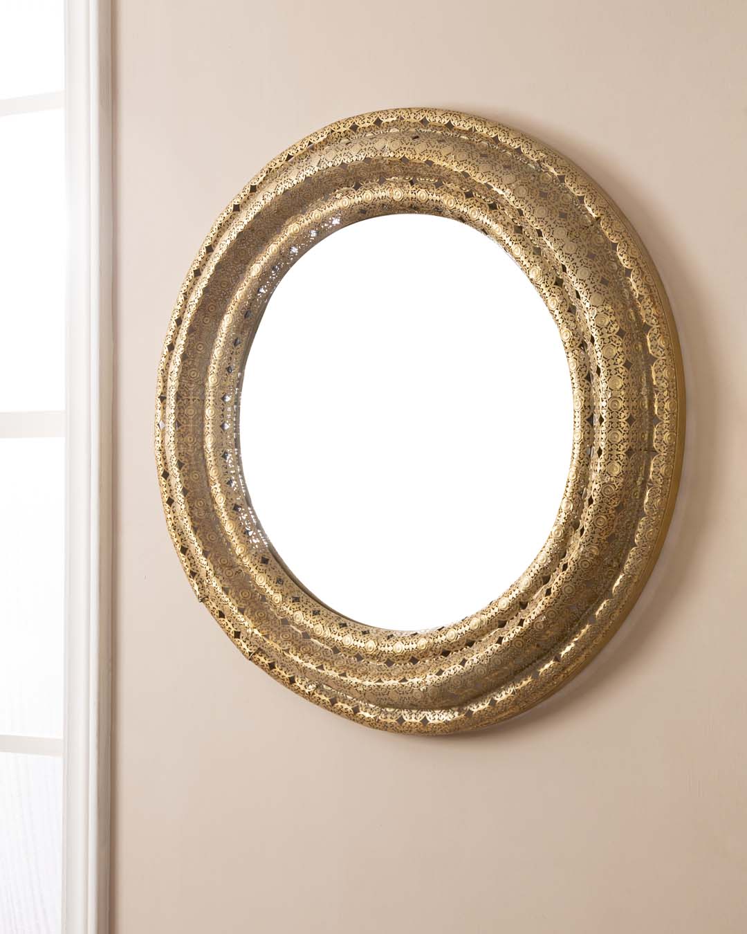 Lace Round Metal Wall Mirror
