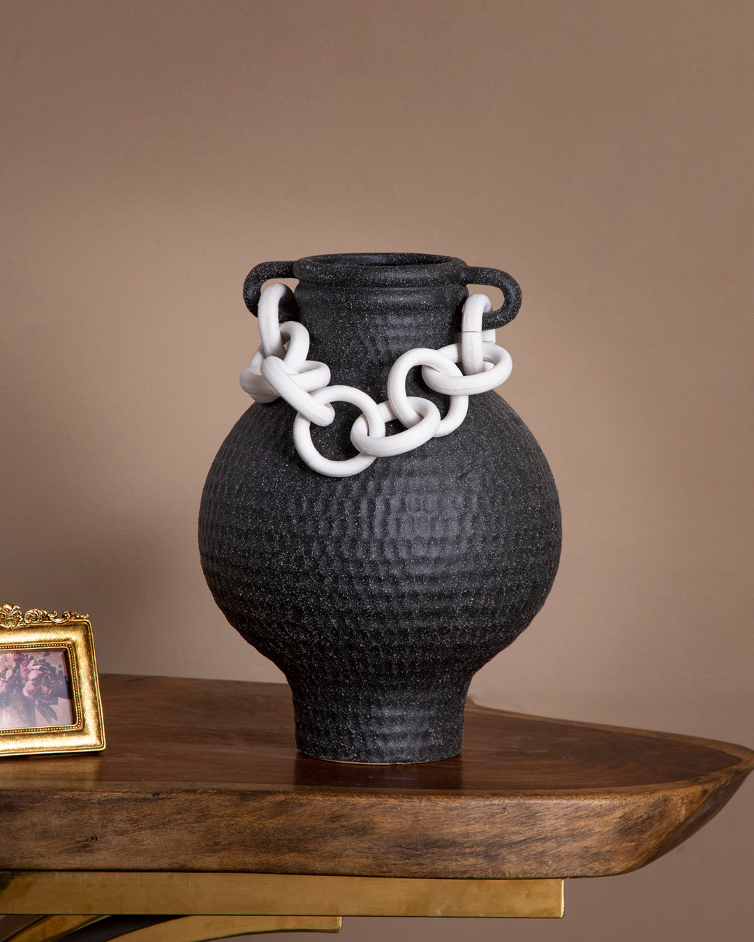 Chained Grace Ceramic Vase - Black
