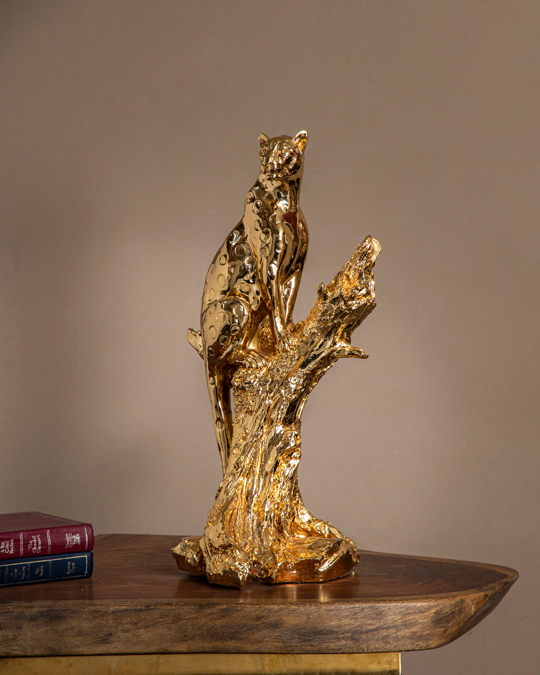 'Majestic Watch' Decorative leopard Figurine