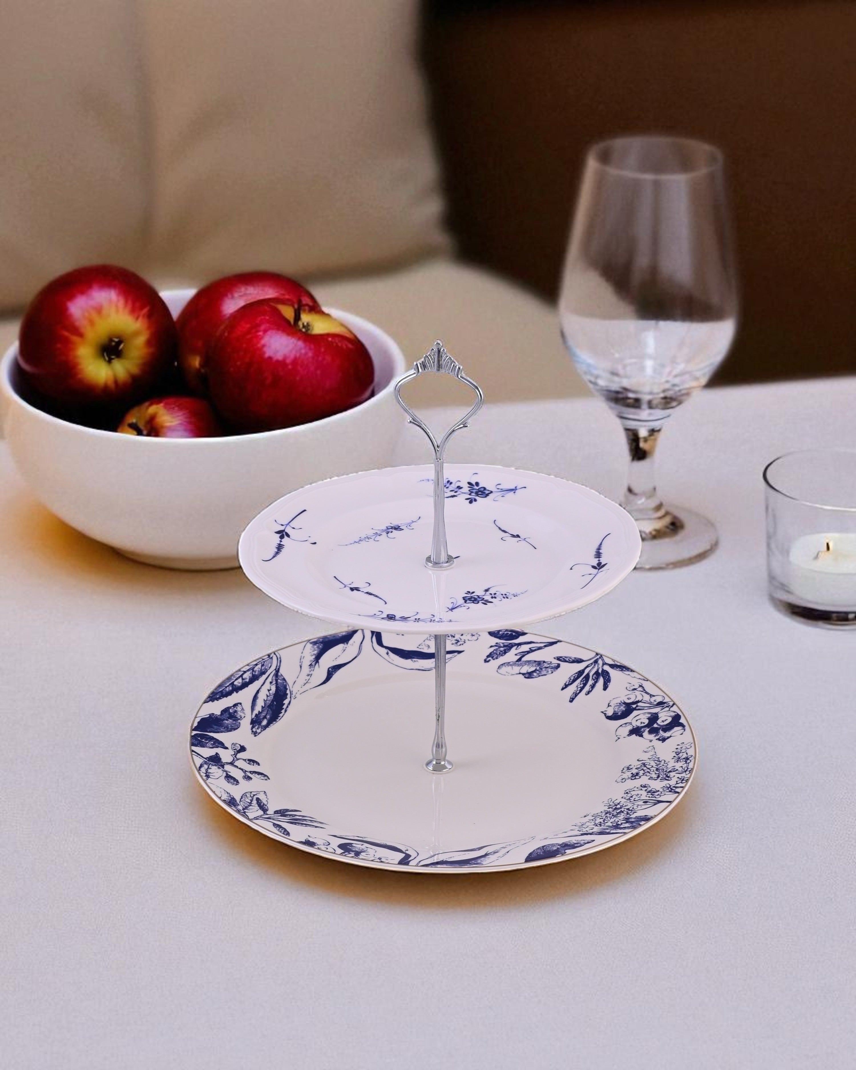 Wilhelm 2-Tier Cake Stand