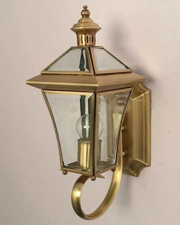 Regal Lantern Outdoor Wall Light