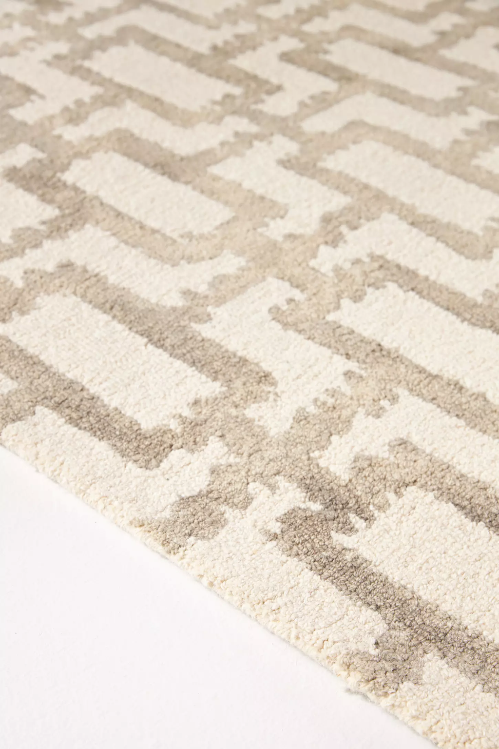 Blocco woolen Hand Tufted Carpet