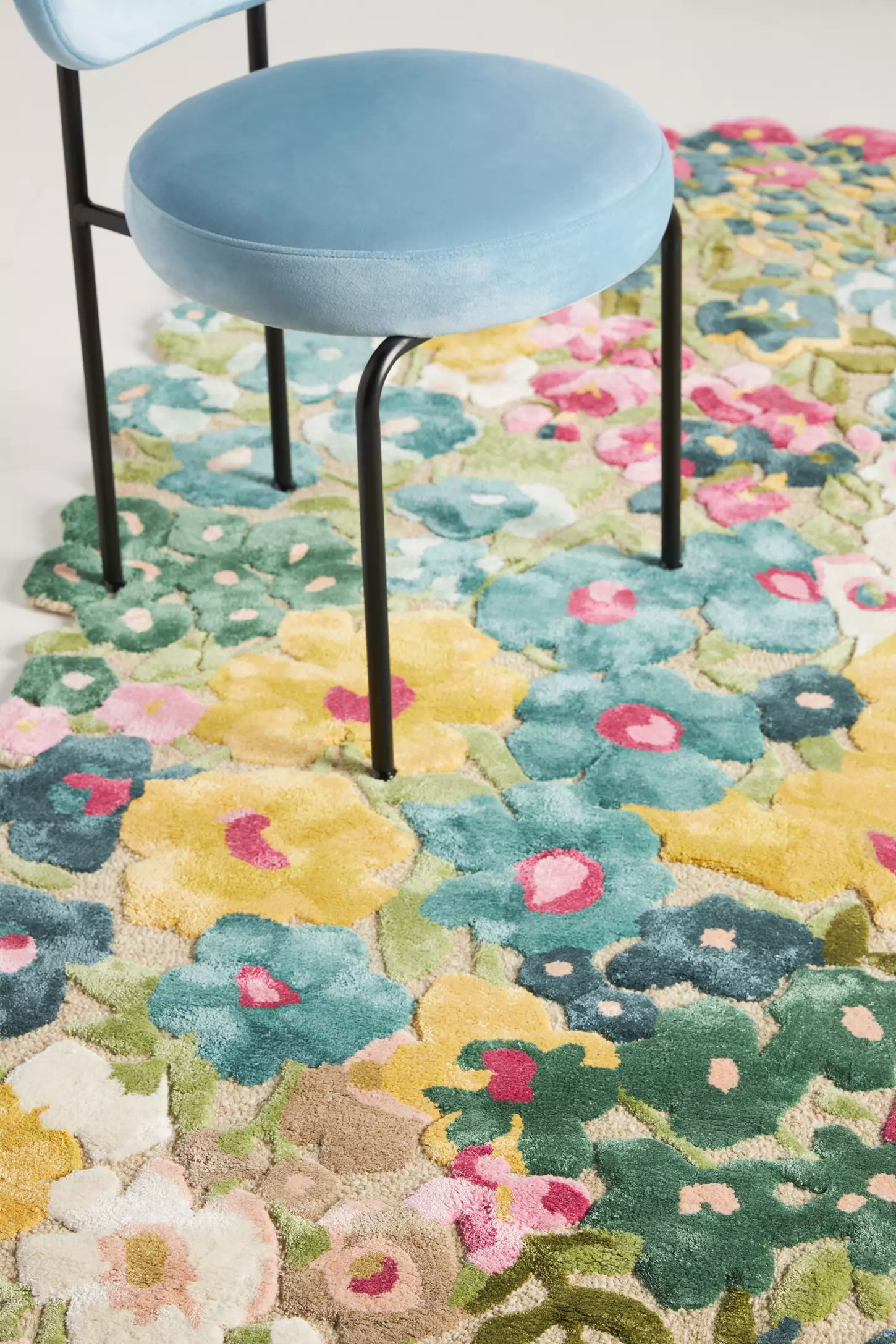 Blossom Motif Silk Hand Tufted Carpet