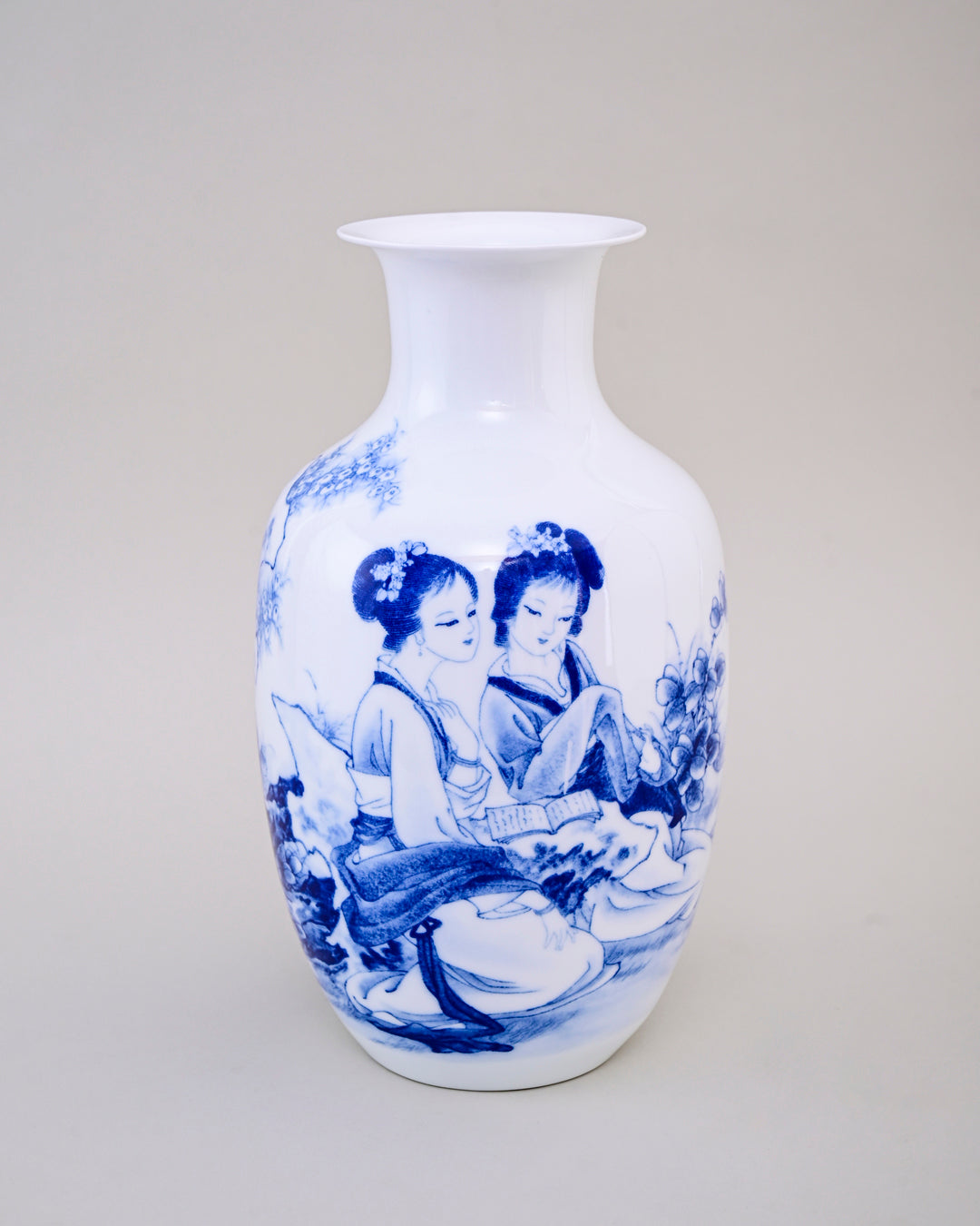 Qinghua Ci Elegant Maiden Bone China Vase
