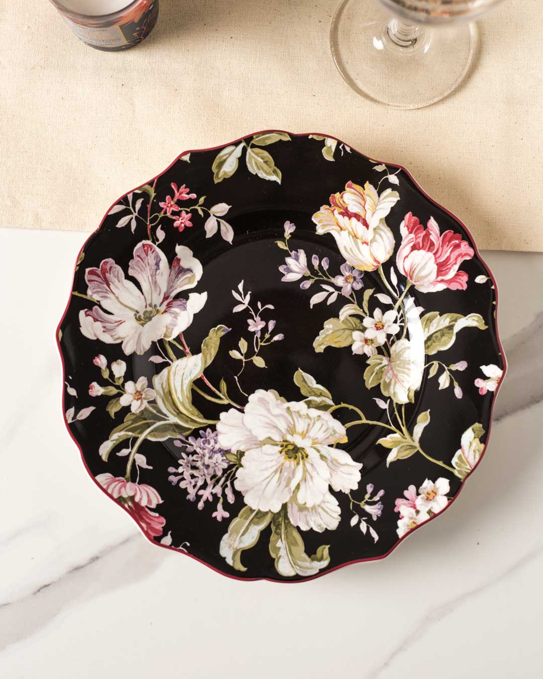 Gisela Black Quarter Plate