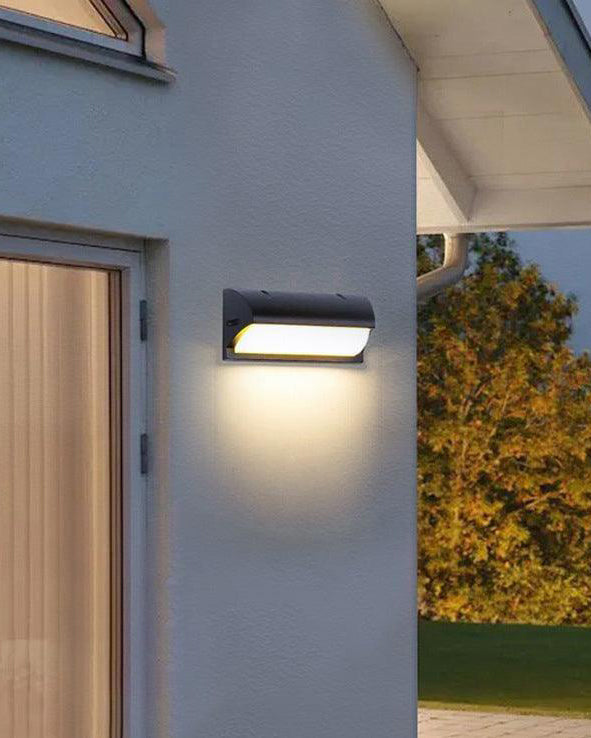Bright Curve Outdoor Wall Light